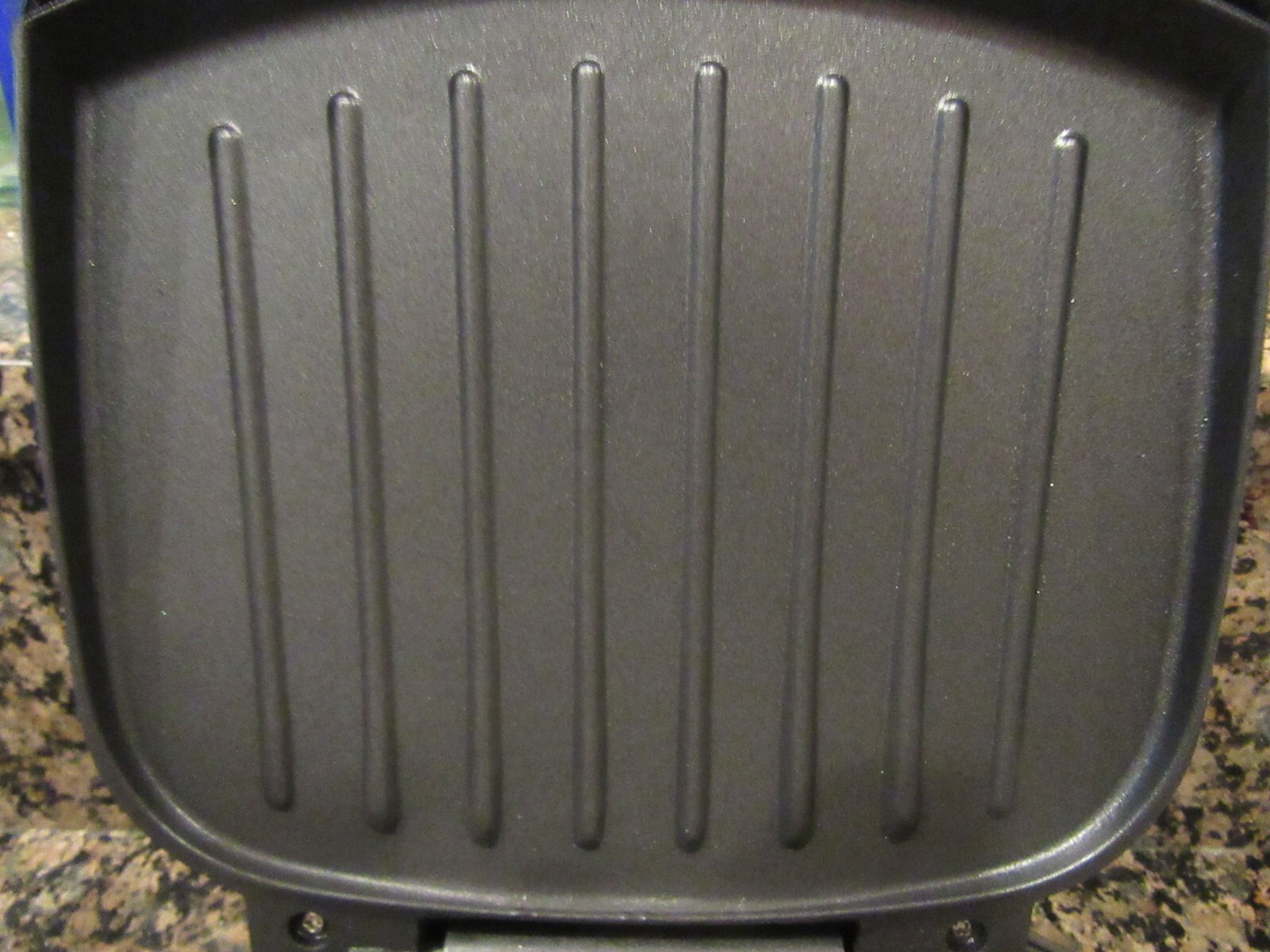 Super Clean George Foreman GR10B 2 Serving Grill Lean Mean Machine! See Video