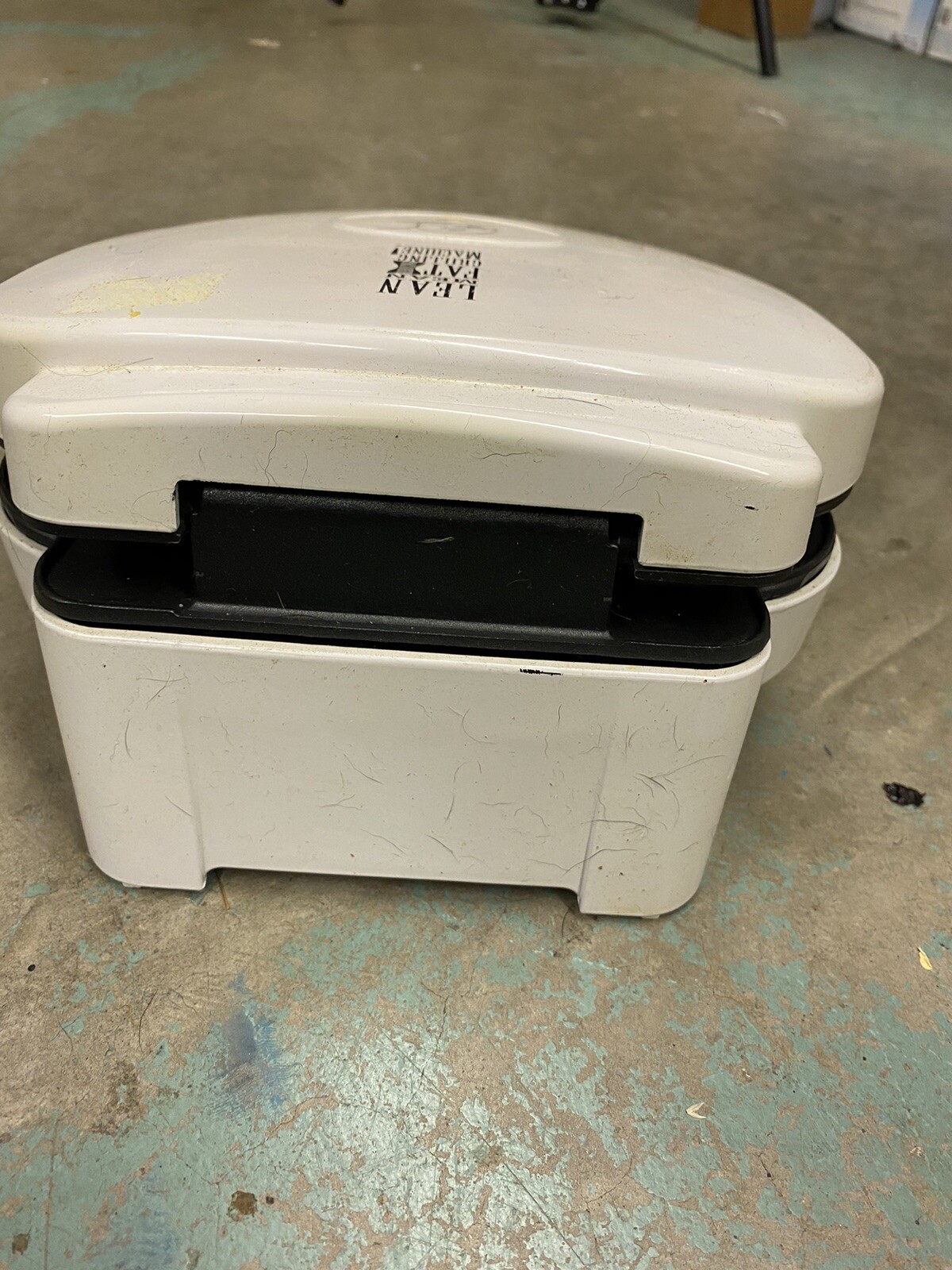 George Foreman Lean Mean Fat Reducing Grilling Machine White Model GR10ABW