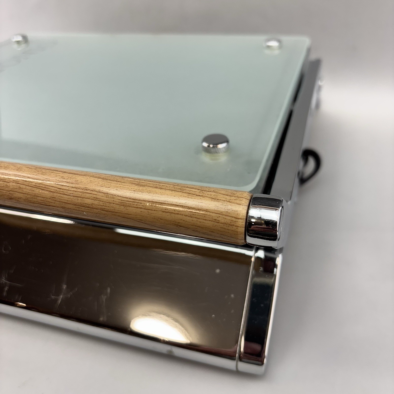 Vitantonio Panini Press Frosted Glass Chrome Wood Handle Grill VTGPN11CAN