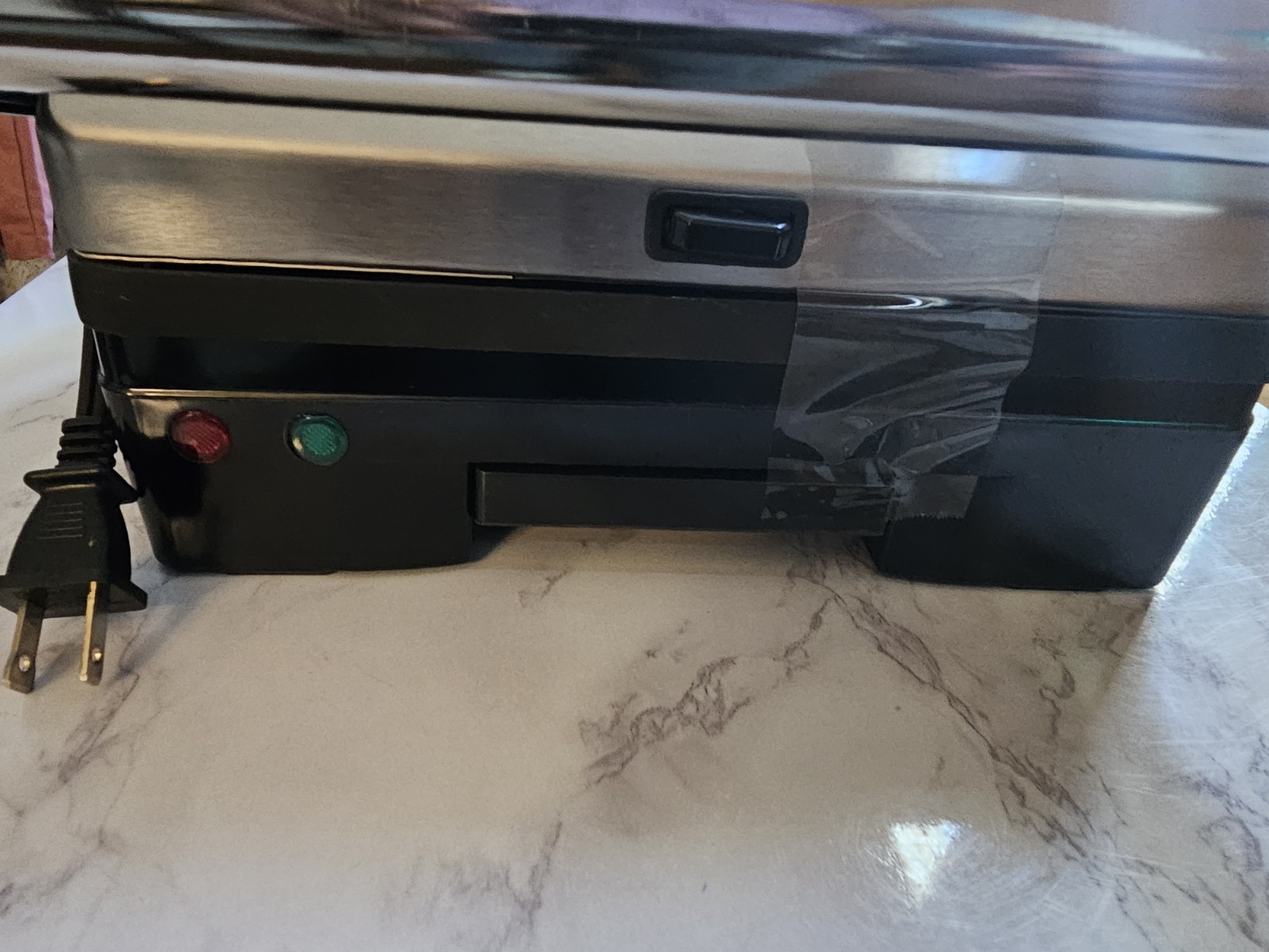 Westbound Grill & Panini Press, Removable and Dishwasher Safe Plates
