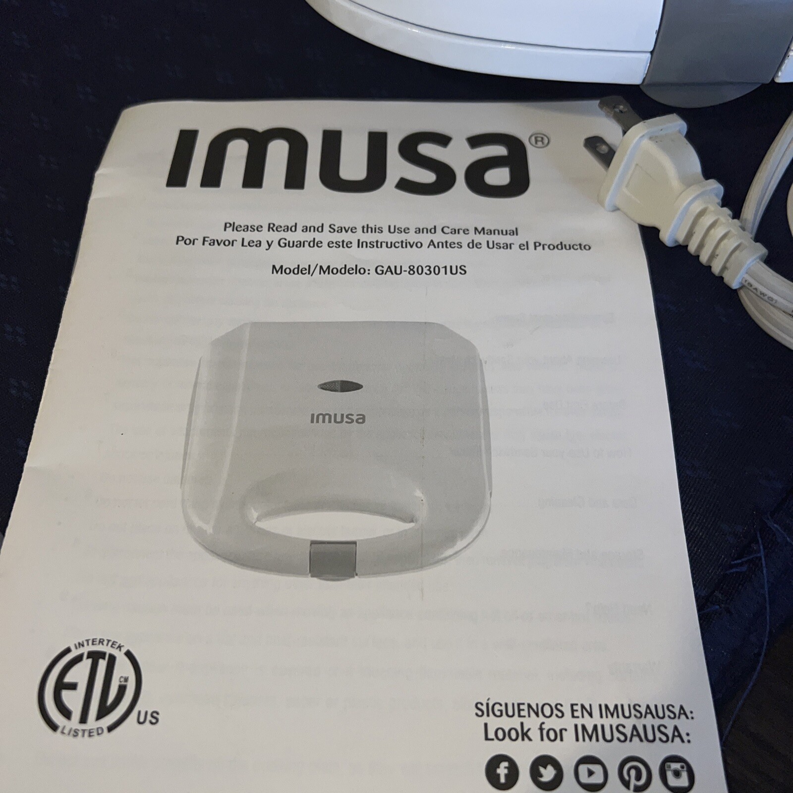 IMUSA Sandwich Maker 760 Watts Nonstick Cooking Surface, 2-Slot, White