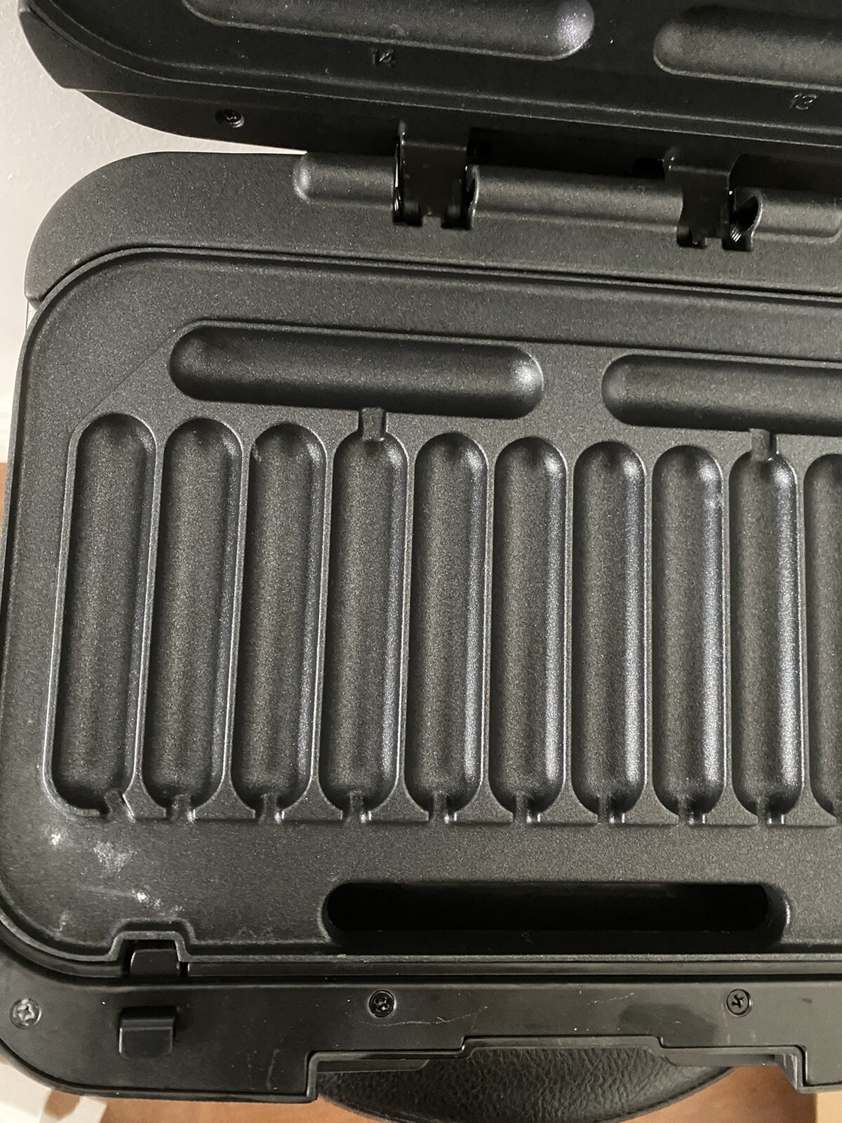 Johnsonville Sizzling Sausage Grill Plus 3 in 1 Indoor Electric Grill BTG-500