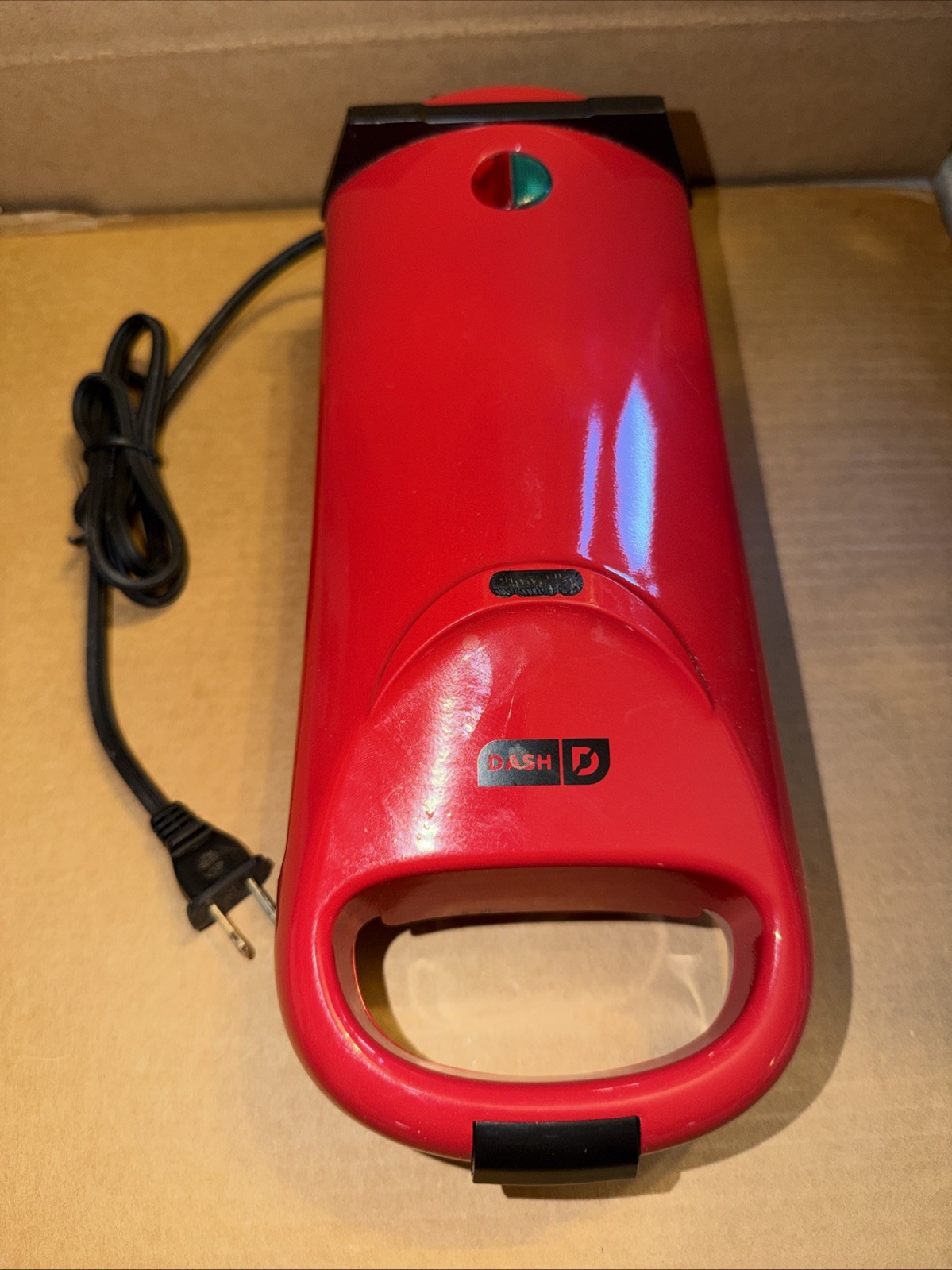 DASH Nonstick Omelette Maker DOM001RD