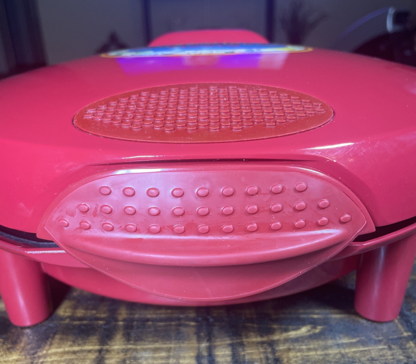 Santa Fe Quesadilla Maker QM2SFR Indoor Grill – Red – Excellent Condition