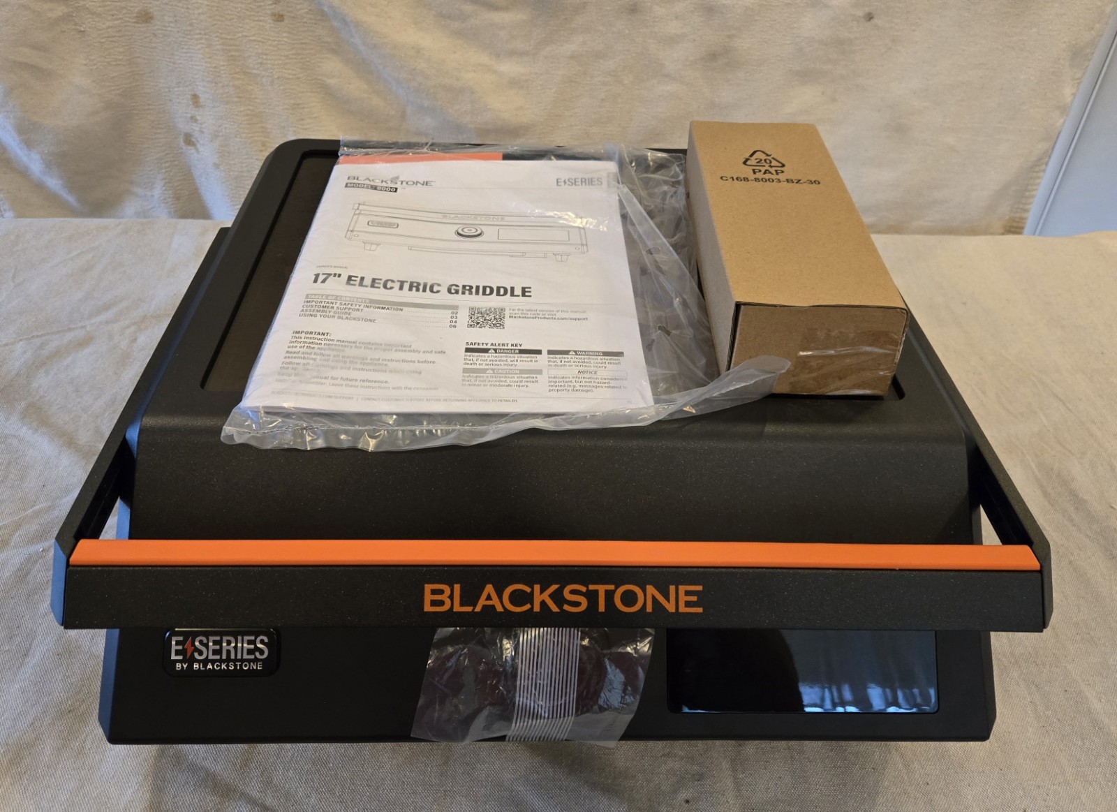 Blackstone E Series 8000 17″ Electric Tabletop Griddle