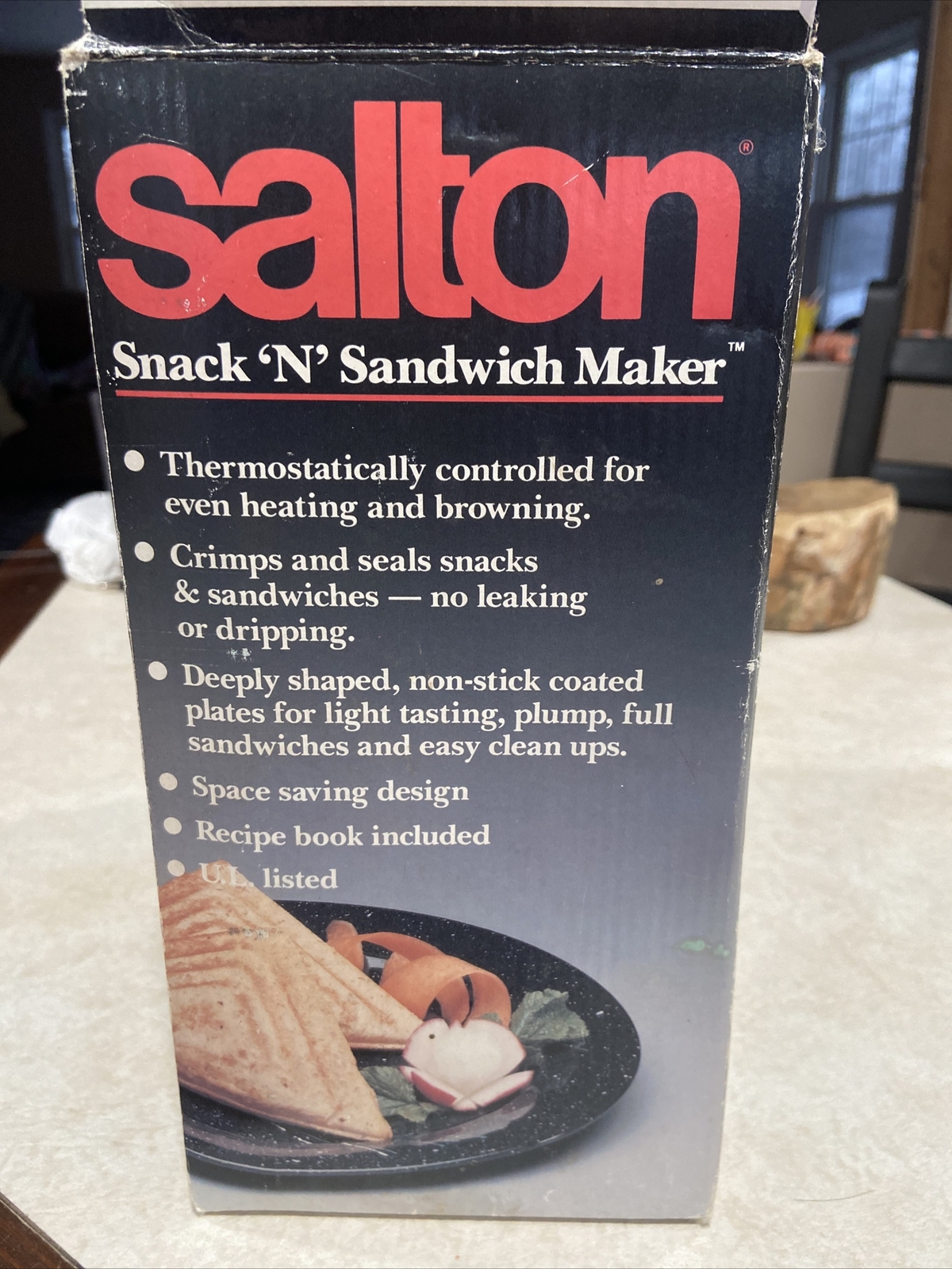 Salton Snack ‘N’ Sandwich Maker SA-4 120V 760W in White Vintage – Excellent