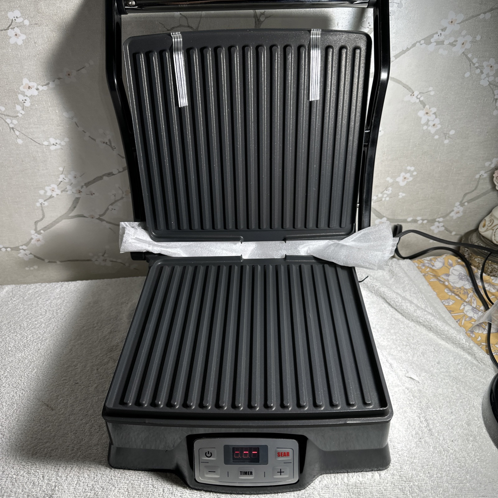 Cook’s Essential Non- Stick Grill