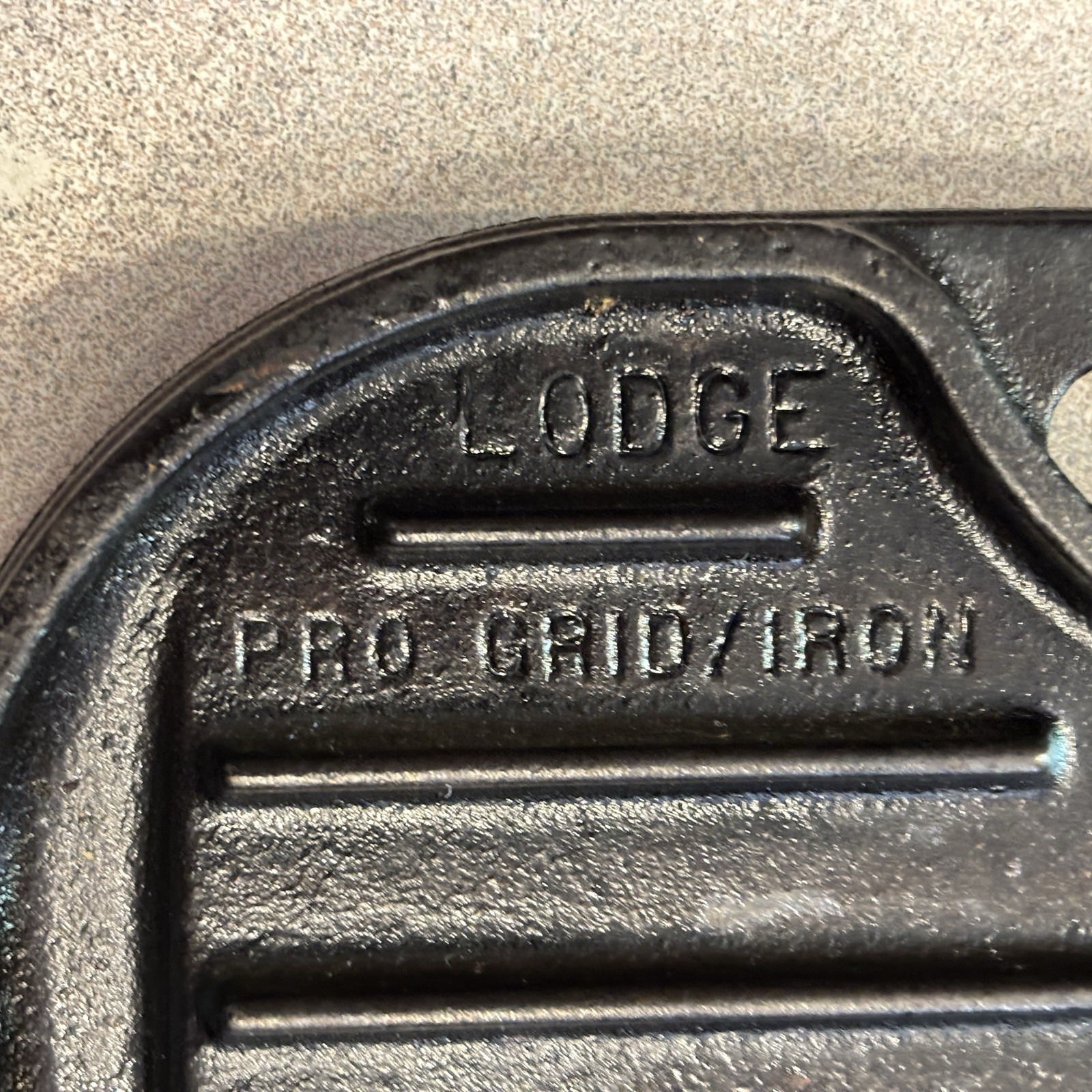 Lodge Pro-Grid Grill Griddle Cast Iron Reversible Combo PG12 USA 20×10