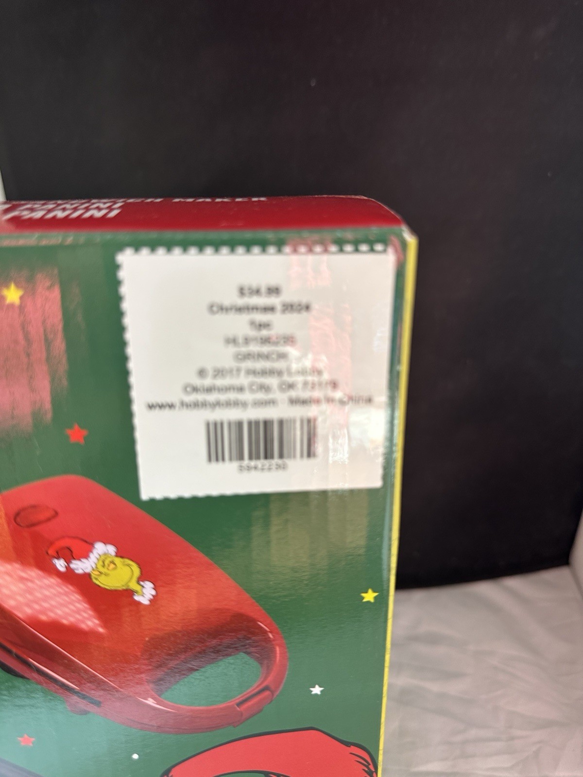 New Dr. Seuss The Grinch Grilled Cheese Sandwich Maker Bundle Extras
