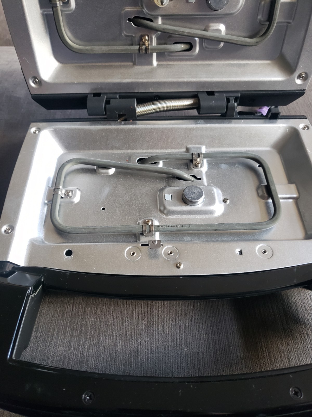 JOHNSONVILLE SIZZLING SAUSAGE INDOOR ELECTRIC GRILL BTG-0498 (PARTS) Read Desc..