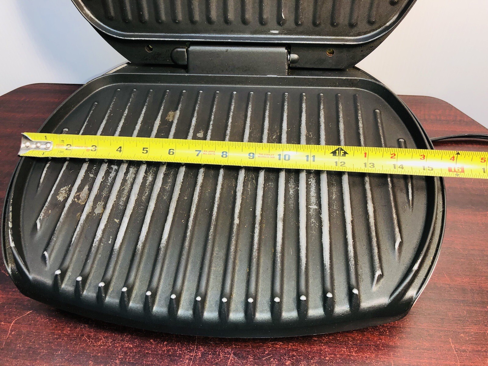 George Foreman lean mean FAT grilling machine Without grease tray “ WORKING “
