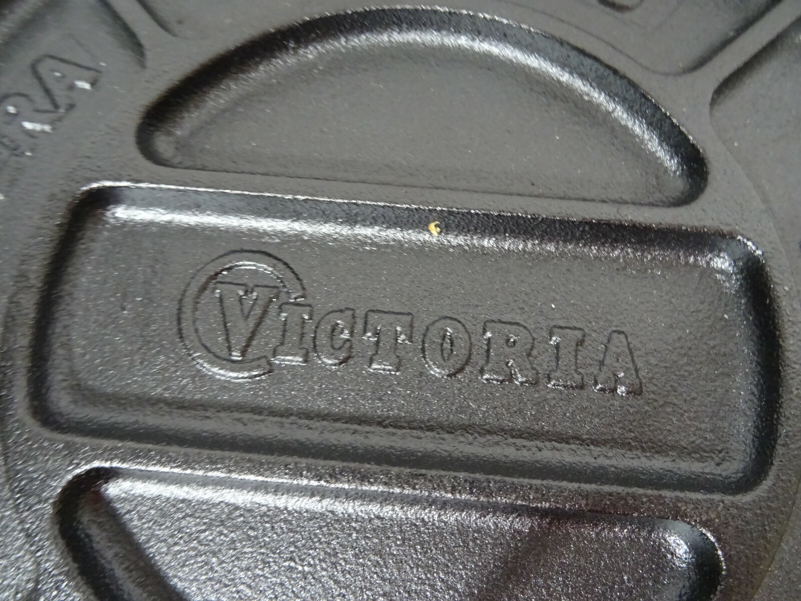 Victoria Cast Iron Tortilla Empanadas Arepas Pataconera Maker Pan Columbia NEW