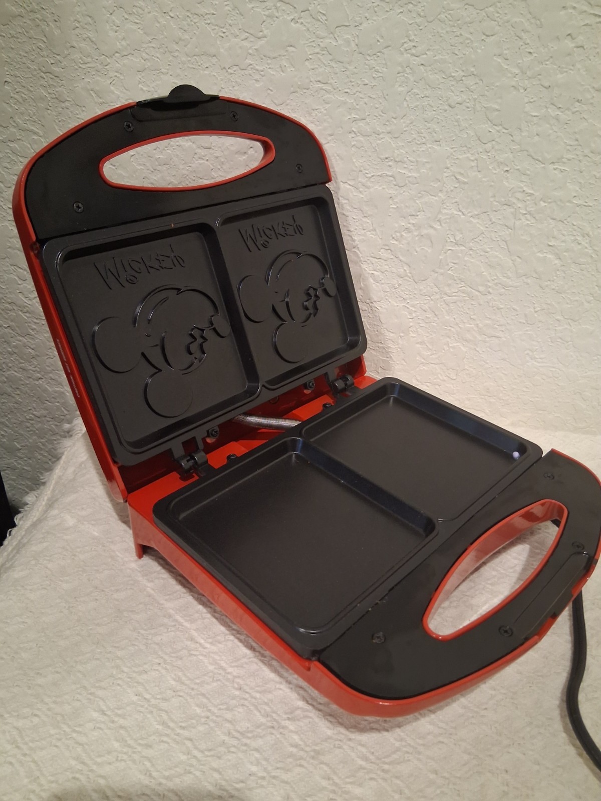 Disney Mickey Mouse French Toast Hot Sandwich Maker DCM-51 600W 120V – 60Hz