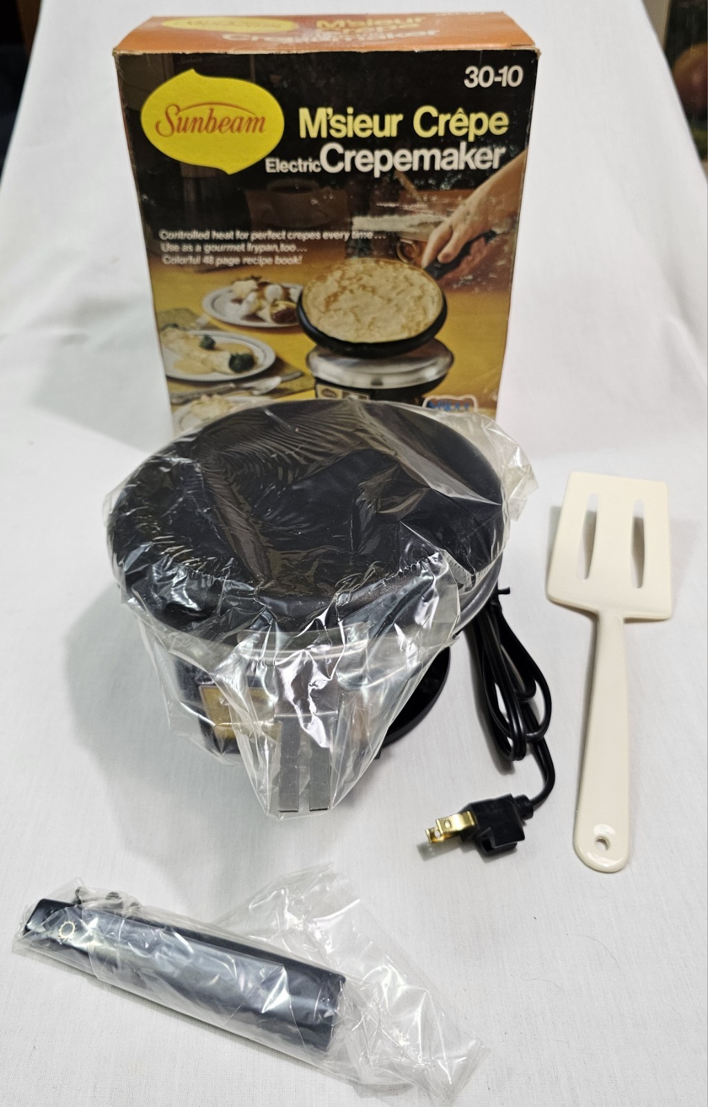 Vintage 1976 Sunbeam Model 30-10 M’Sieur Electric Crepe Maker New in Opened Box