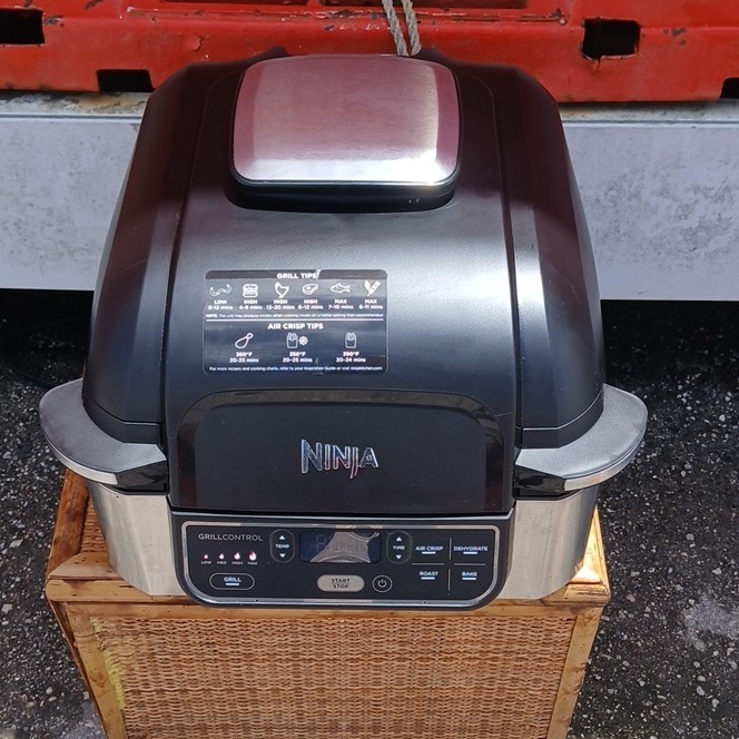 Ninja Foodi Indoor Electric Grill & Griddle AG301 1760W 120V Black/Silver