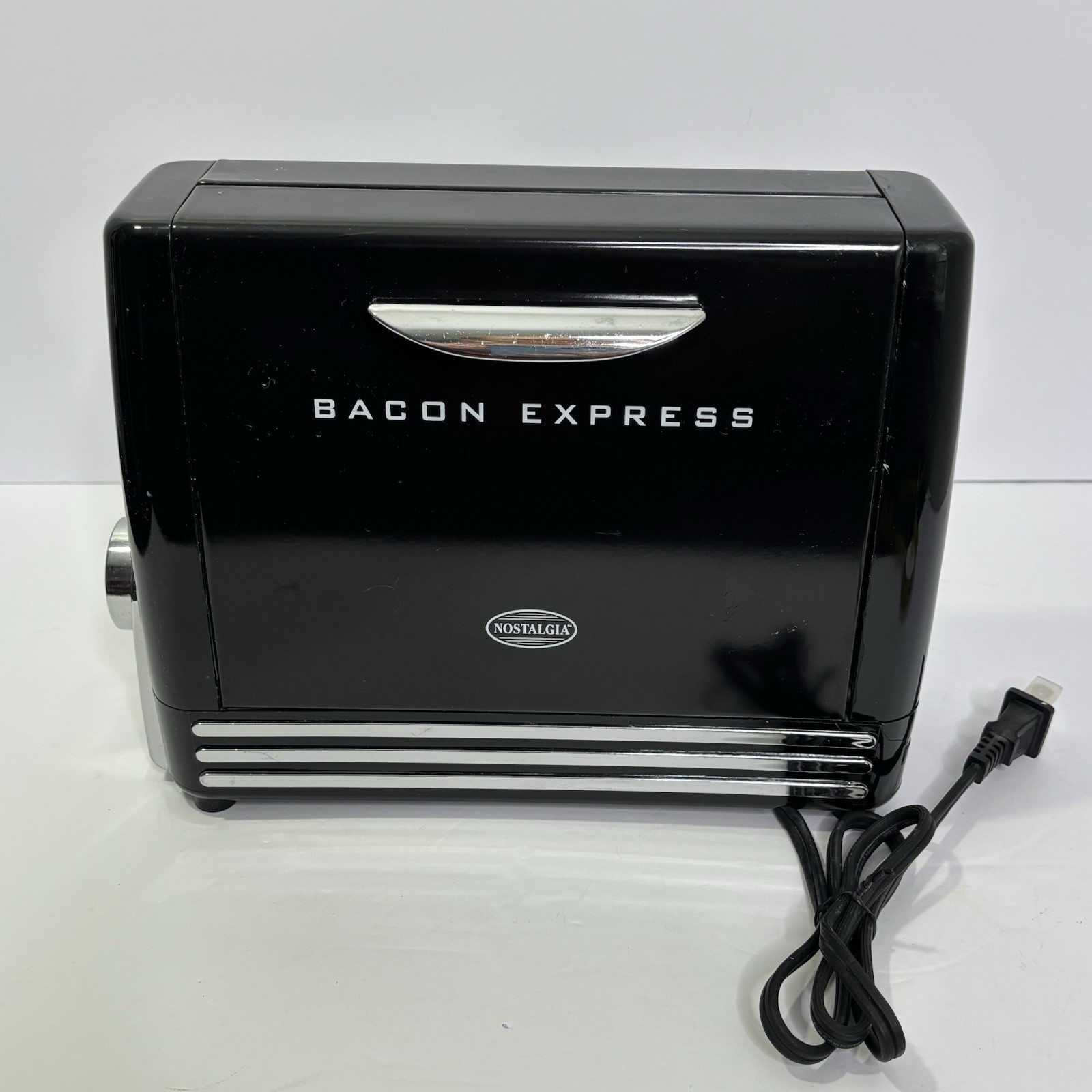 Nostalgia Bacon Express Crispy Bacon Grill Clean And Ready To use BCN6BK