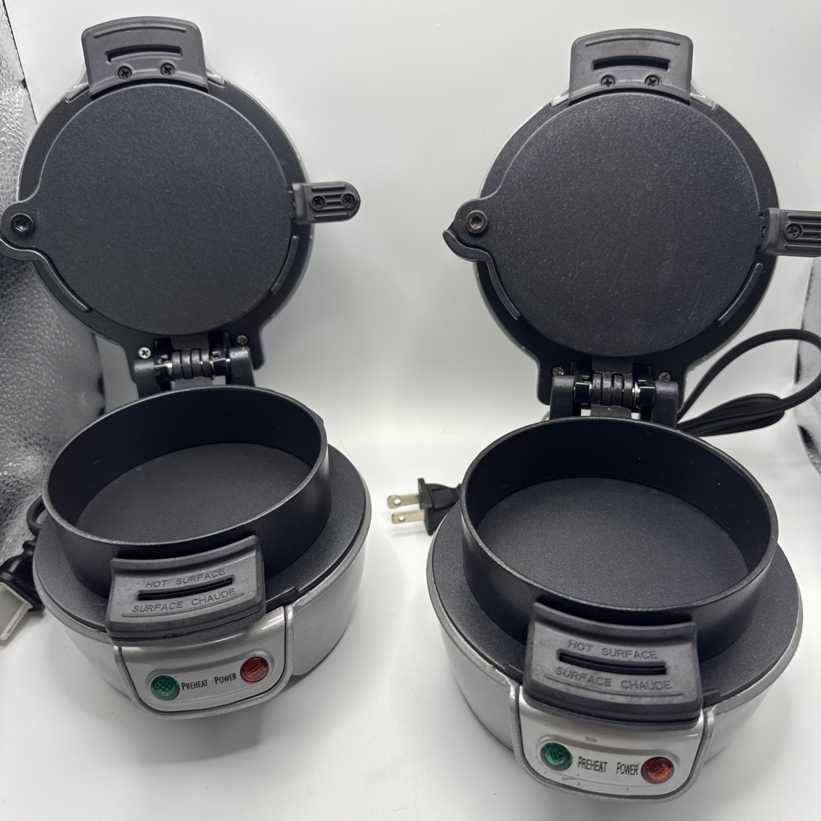 2 Hamilton Beach Breakfast Sandwich Makers with Egg Cooker Ring Black 600 Watt
