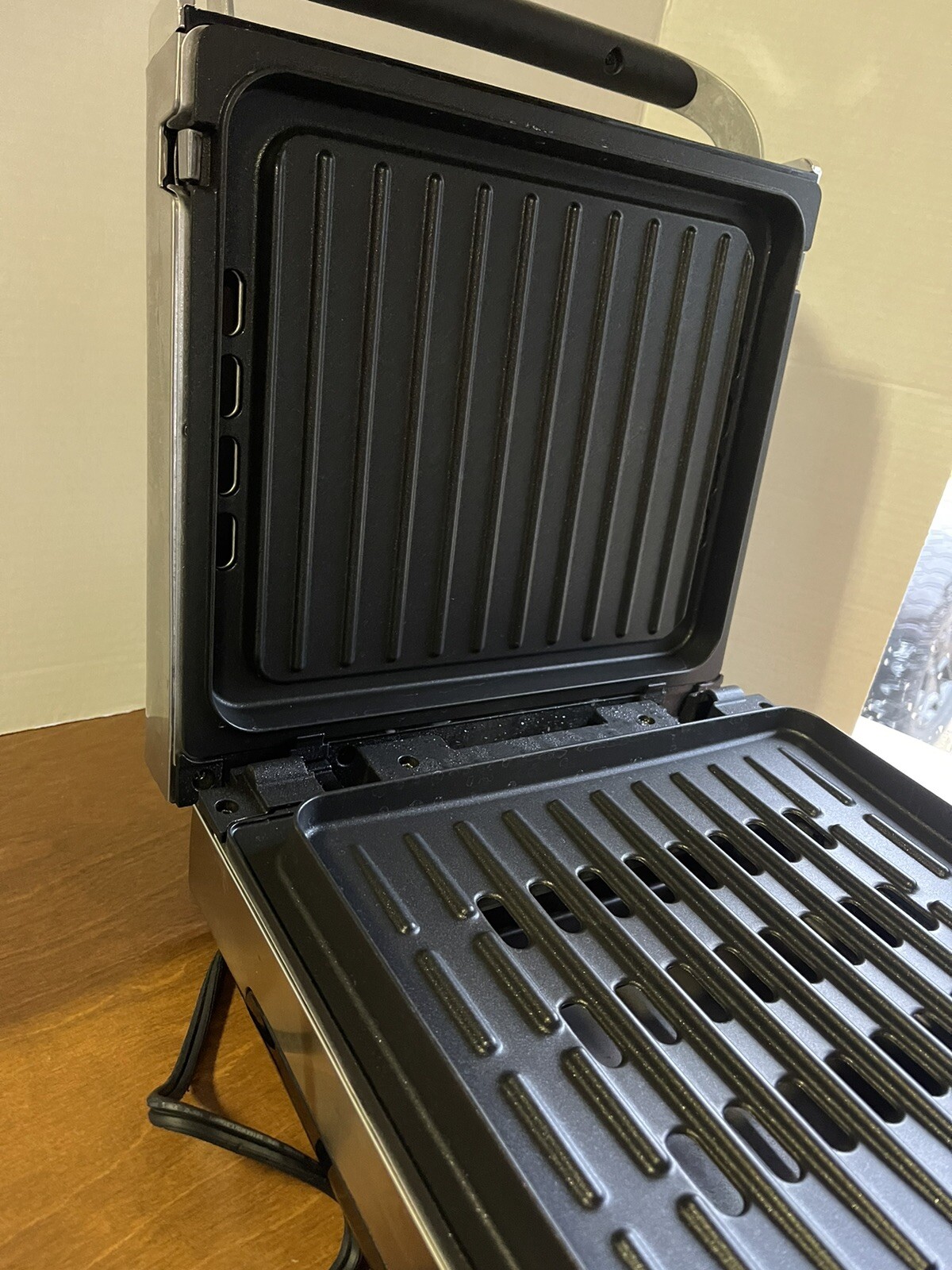 GEORGE FOREMAN Indoor Grill Smokeless Digital Smart Select Family Size