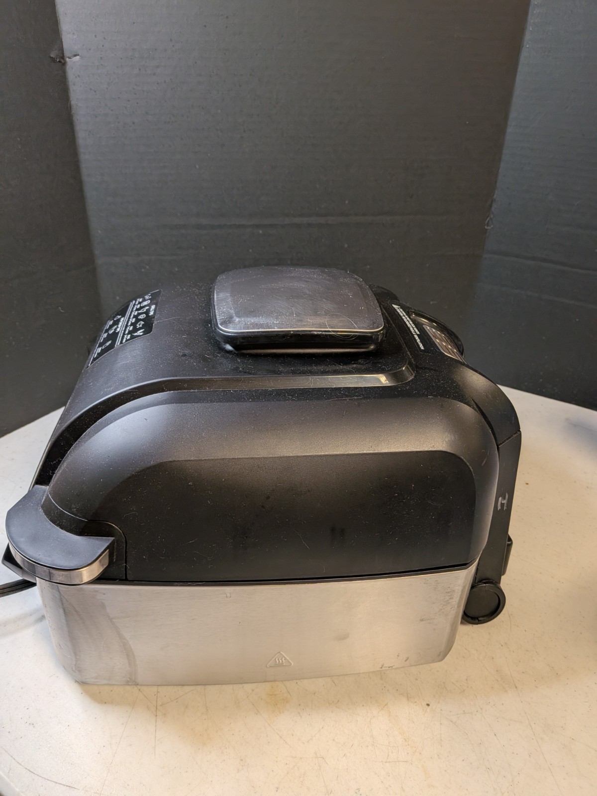 Ninja Foodi 5-in-1 Indoor Grill and Air Fryer – Black/Silver AG302