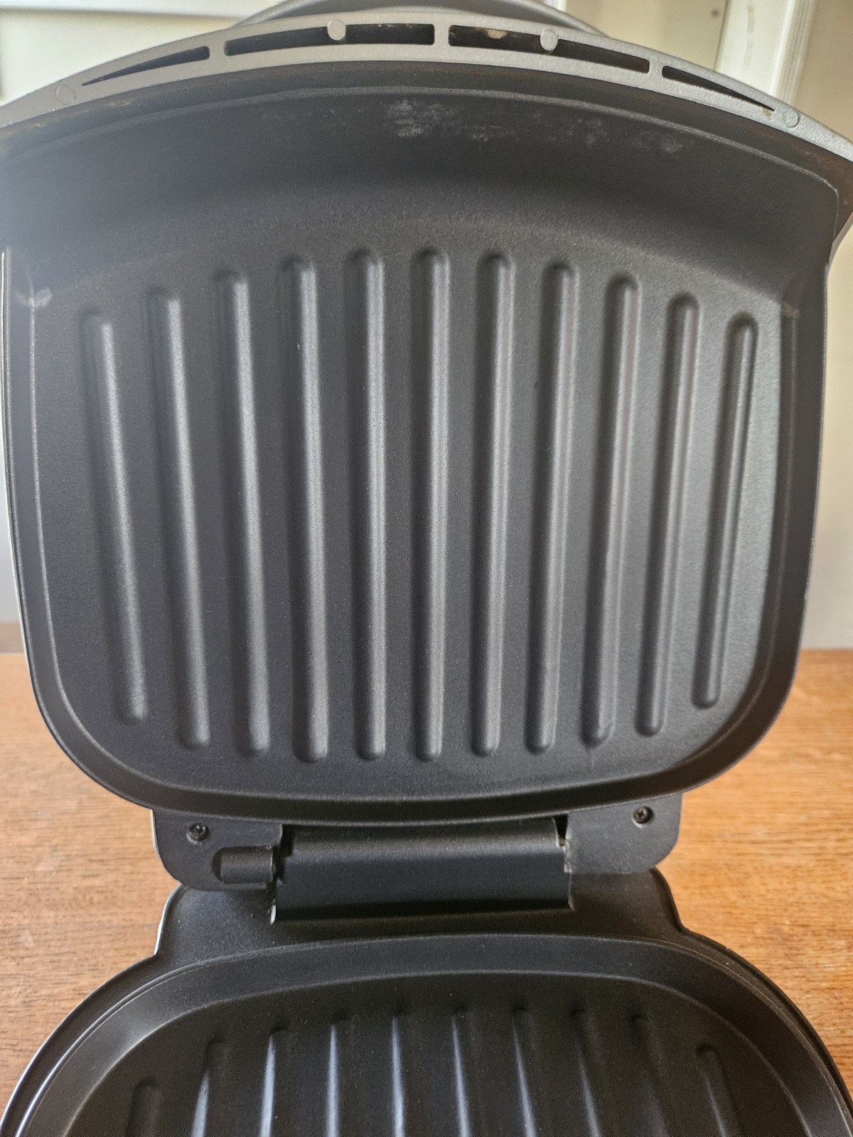 George Foreman Lean Mean Fat Reducing Grilling Machine 760W Purple/Silver