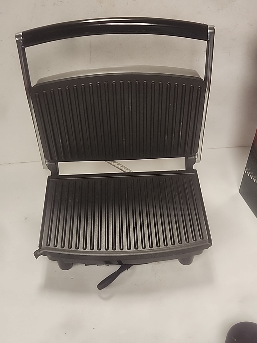 Parini Stainless Steel Panini Grill. Dual Sided Non-Stick Surface.