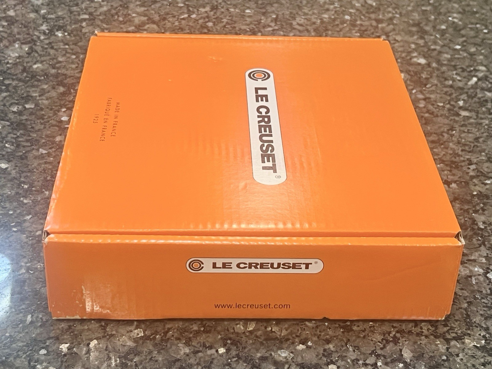 NEW Le Creuset Enameled Cast Iron Skinny Square Griddle Pan 9-1/2″ Chiffon Pink