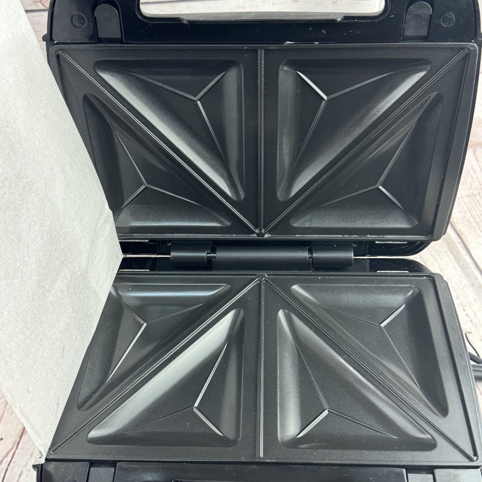 Mainstays 2 Slice Waffle Sandwich Maker Removable Plates Black 750W