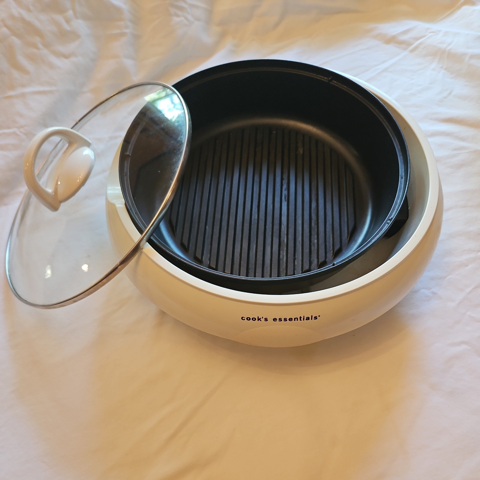 cook’s essentials deep dish electric grill pan Model FR5 with owner’s manual