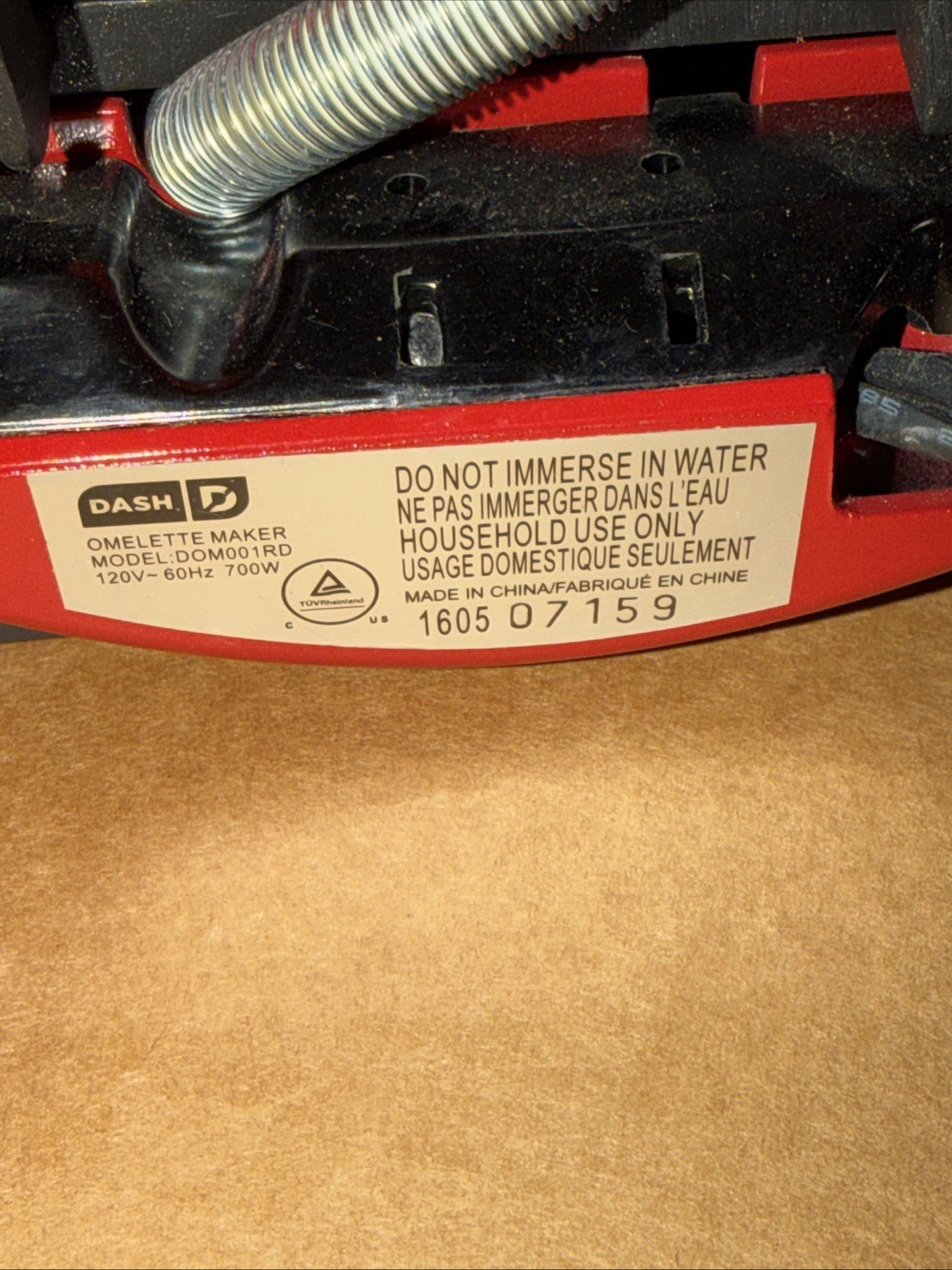 DASH Nonstick Omelette Maker DOM001RD