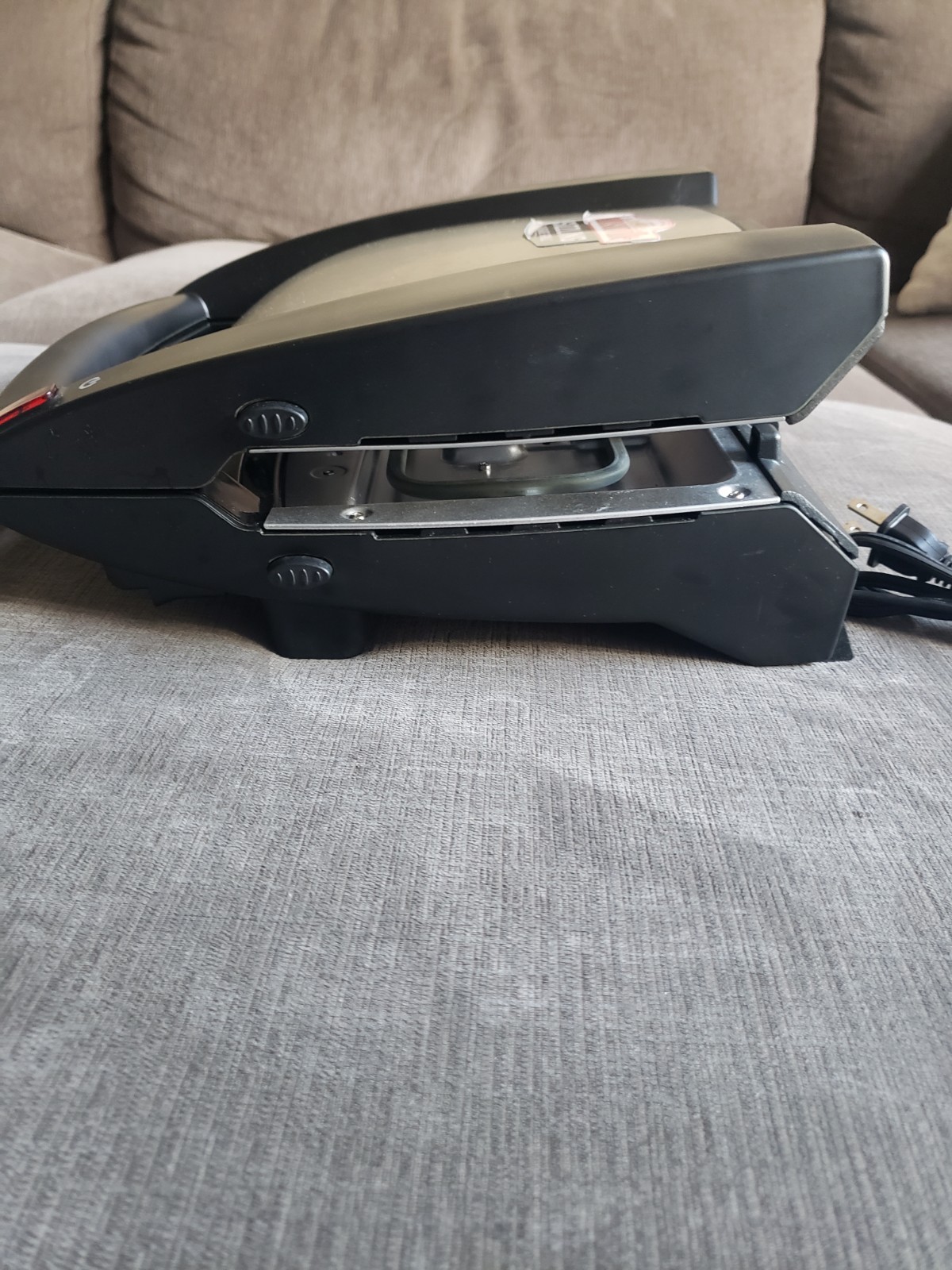 JOHNSONVILLE SIZZLING SAUSAGE INDOOR ELECTRIC GRILL BTG-0498 (PARTS) Read Desc..