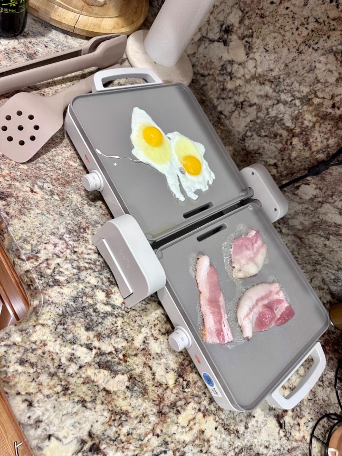 bella 10″x 20″ Ceramic Fold-n-Store Dual Temp Griddle Nonstick Coating Oatmilk
