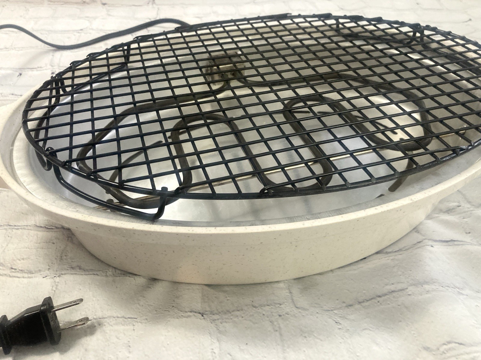 Vtg Rival Smokeless Indoor Electric Grill Nutri Broil 26211W Made In USA Box