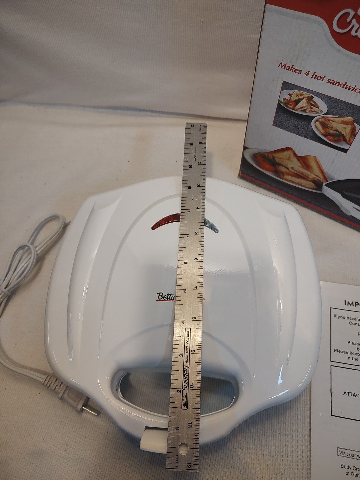 Vintage Betty Crocker Sandwich Maker White Snack & Grill Recipes w/ Box WORKS