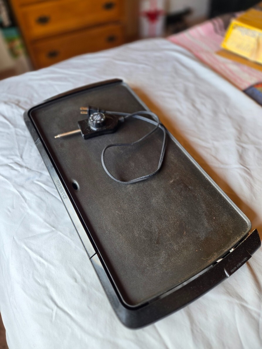 Electric Griddle Presto Cool-Touch 20″x10″ Model 07030 Clean Tested Working