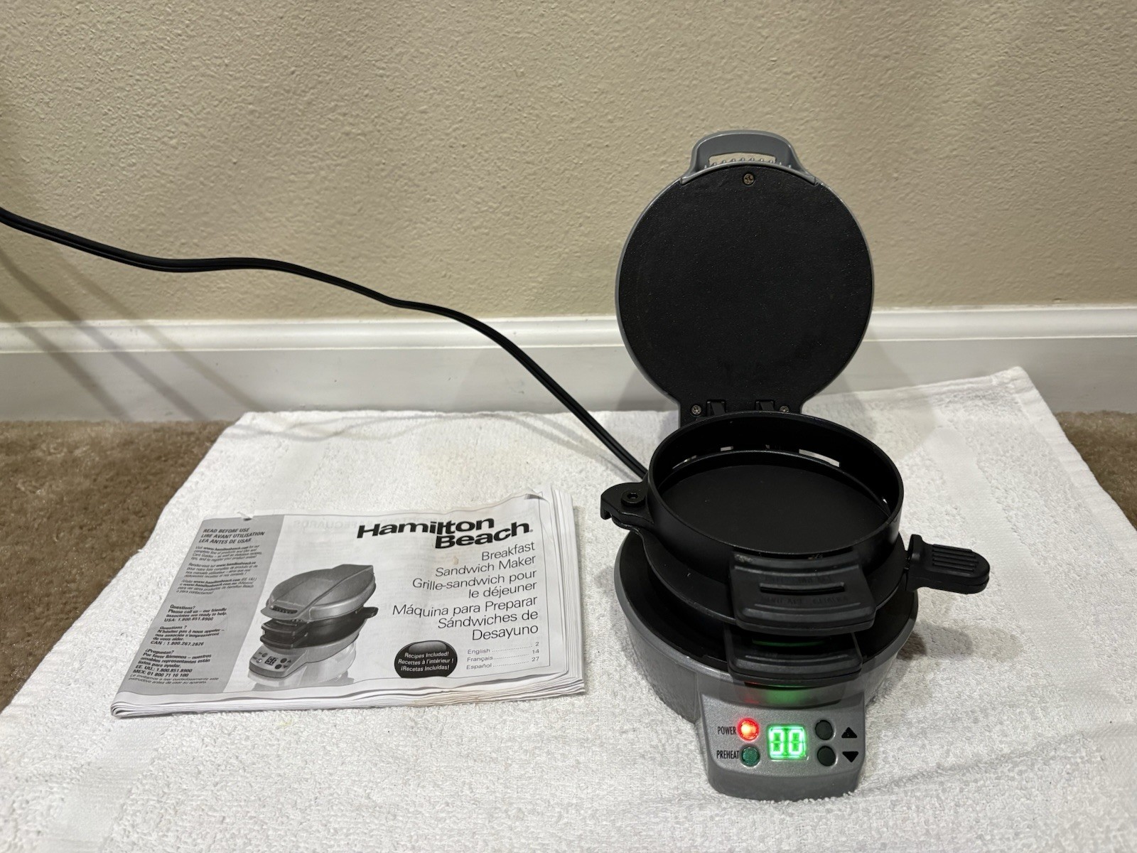 Hamilton Beach Quick and Easy Breakfast Sandwich Maker Model 25478R Non Stick