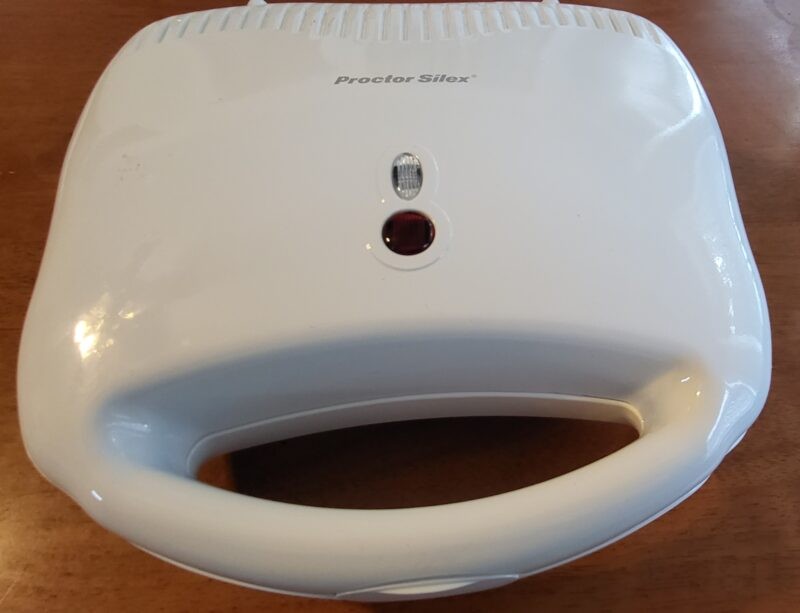 Proctor Silex Pocket Sandwich Maker White Model # 25408Y