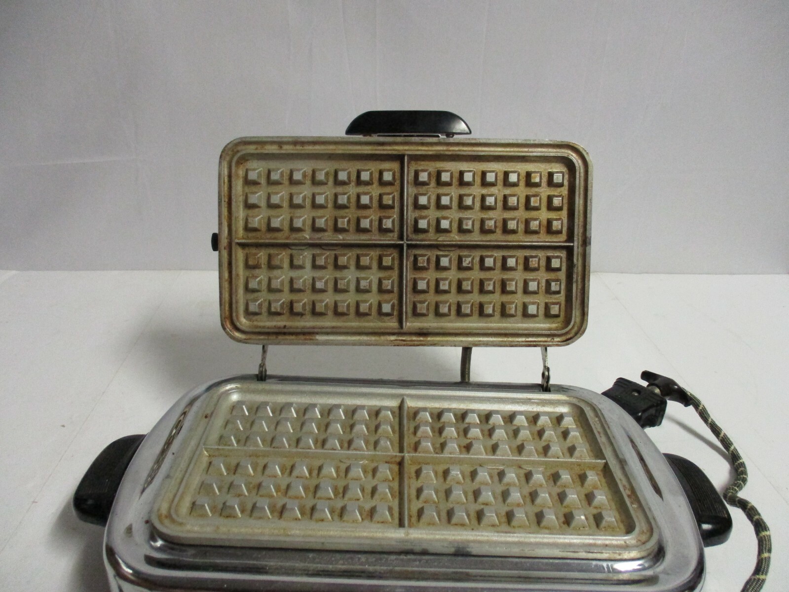 Rare Vintage Kenmore Sears Waffle Iron Grill Griddle Model # 307 WORKS GREAT!