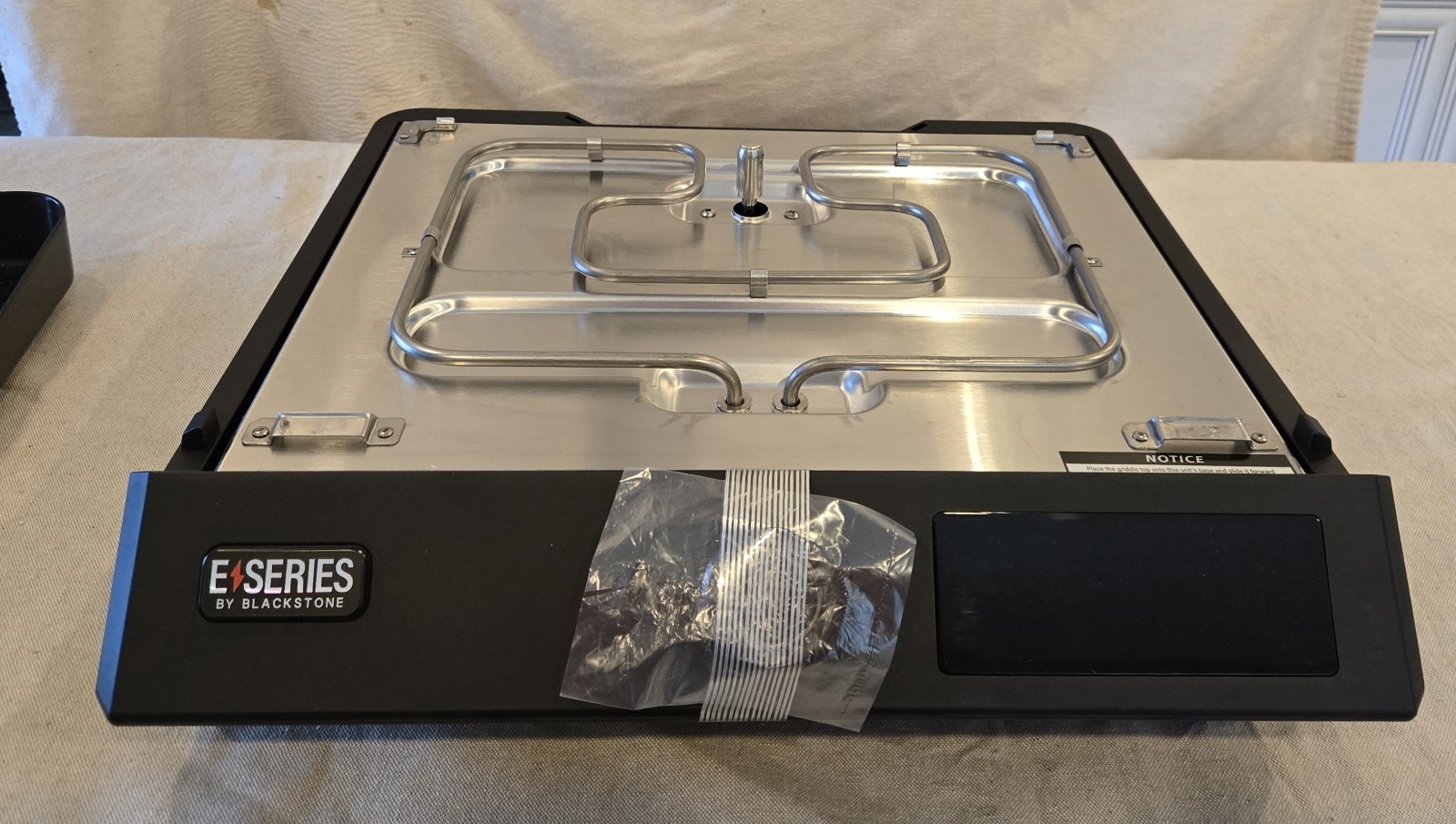 Blackstone E Series 8000 17″ Electric Tabletop Griddle