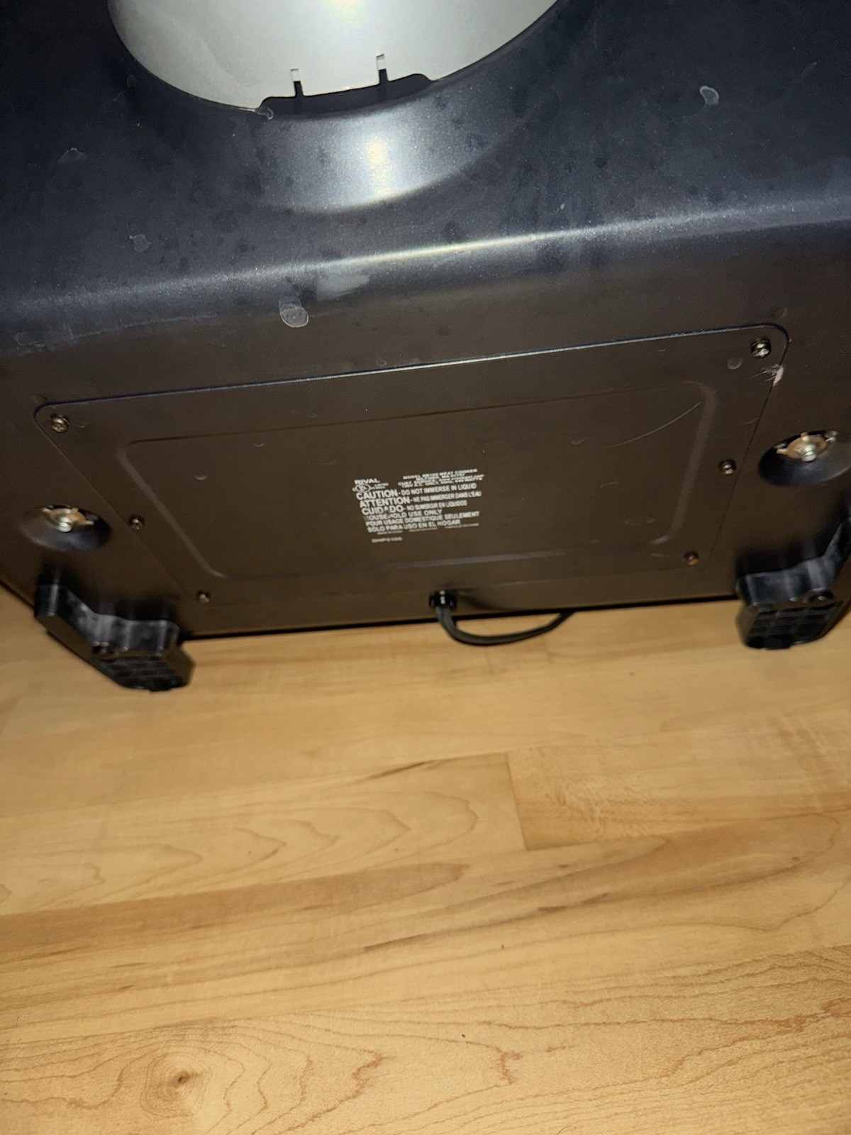 Crock-Pot BBQ Pit Slow Cooker / Indoor BBQ Roaster Slight Scratches On Top