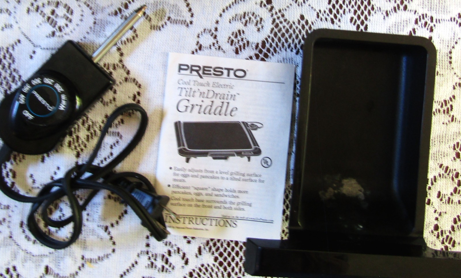 Presto 19″ X 16″ Cool Touch Tilt N Drain Electric Griddle.