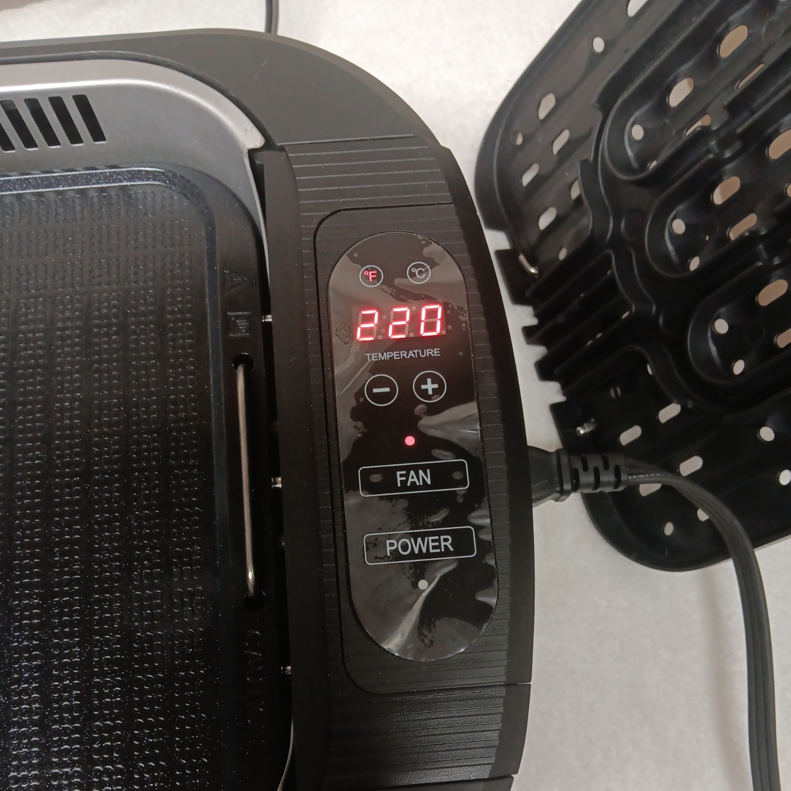 SHAQ 3-in-1 Smokeless Grill modelpg-1500xl open box never used. lift off lid