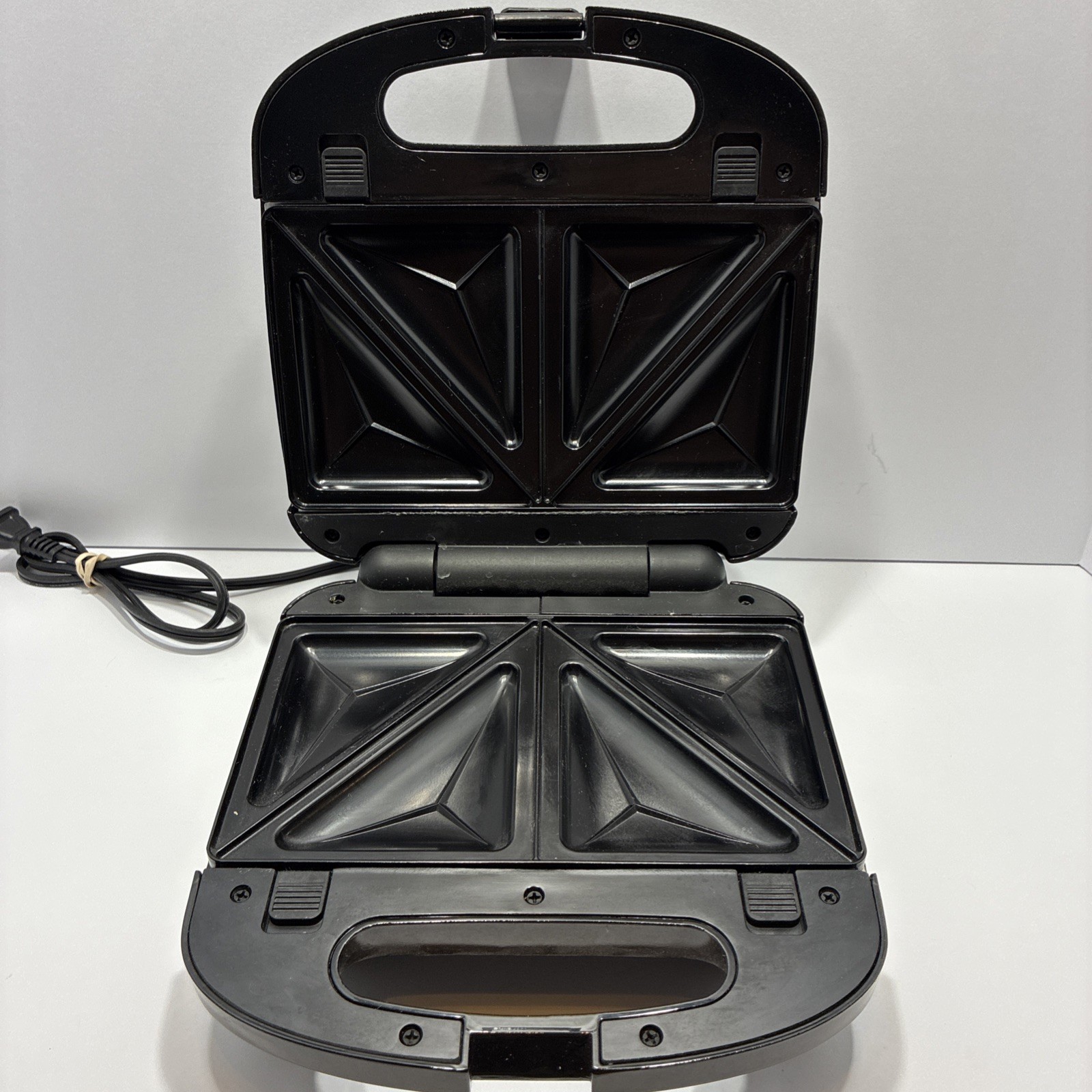 Black+Decker 3-in-1 Morning Meal Station Waffle Grill Sandwich Maker WM2000SD