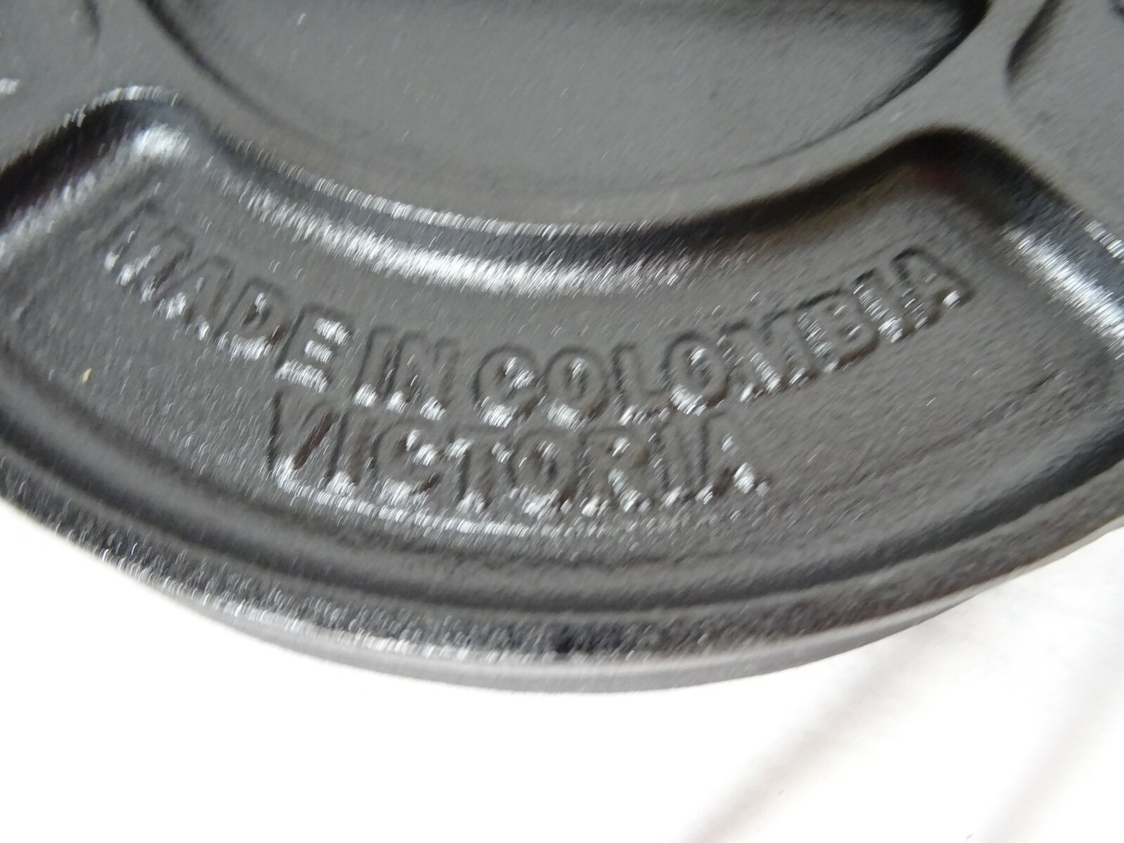 Victoria Cast Iron Tortilla Empanadas Arepas Pataconera Maker Pan Columbia NEW