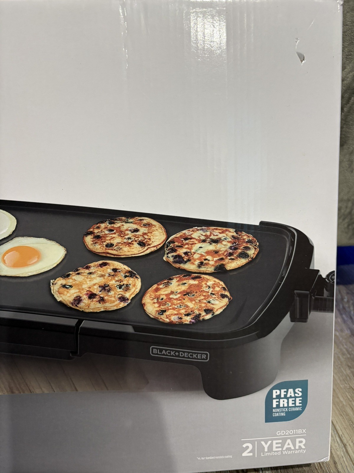 BLACK+DECKER 8-Serving Electric Griddle, GD2011BX Non-Stick Cooking Surface NEW