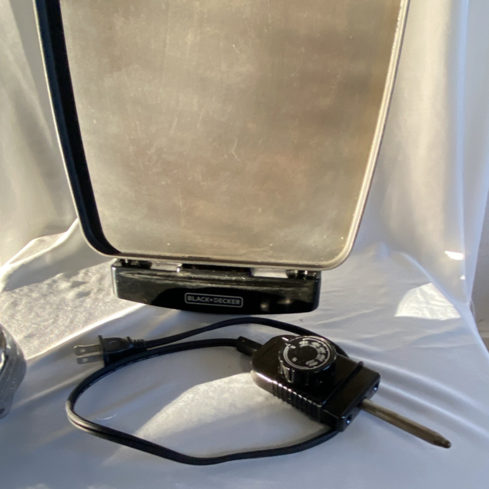 BLACK+DECKER Electric Griddle Pan 1200W, Temperature Control, Immersible