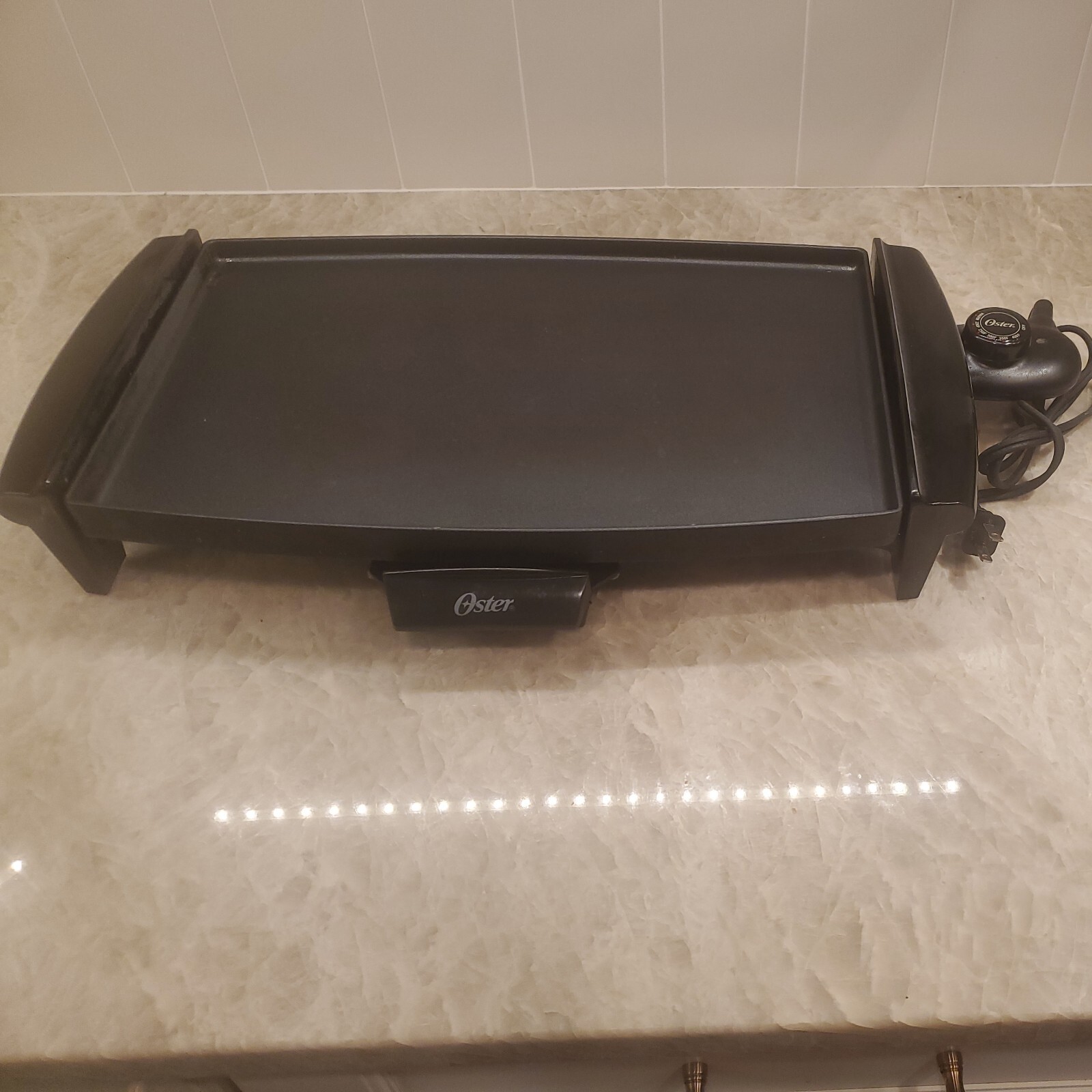 Oster Nonstick Electric Griddle with Side Handles 16×10″ Cooking Surface