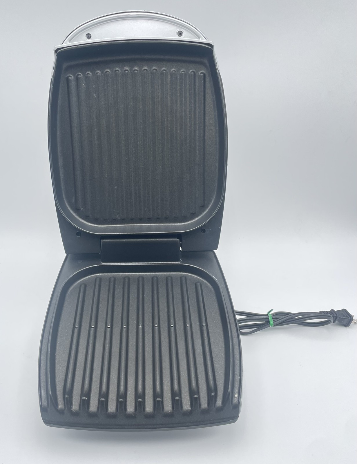 George Foreman Lean Mean Fat Grilling Machine Model GR20BWC Indoor Grill Silver