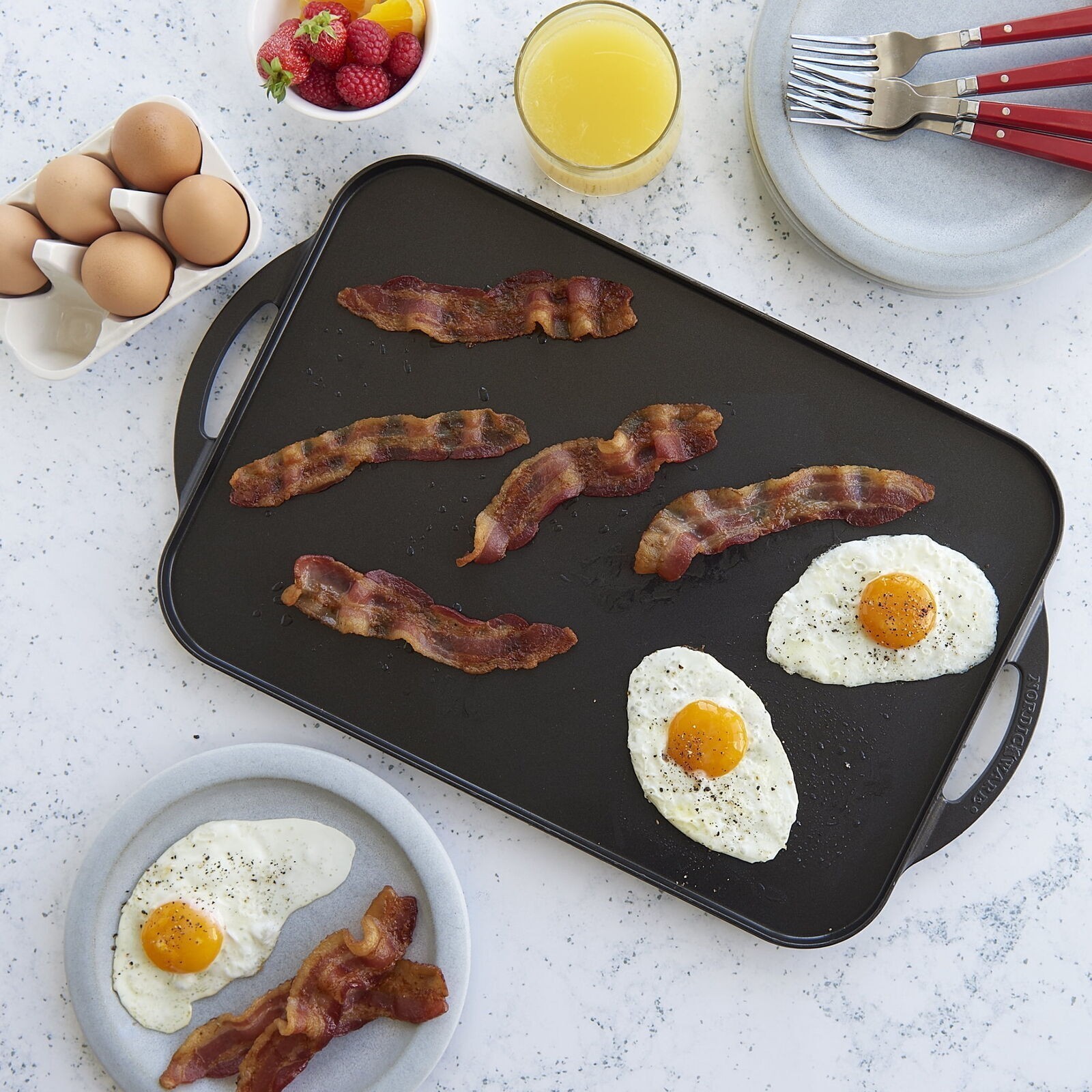 Deluxe Cast Aluminum Reversible Grill Griddle Easy-to-grasp Handles Black
