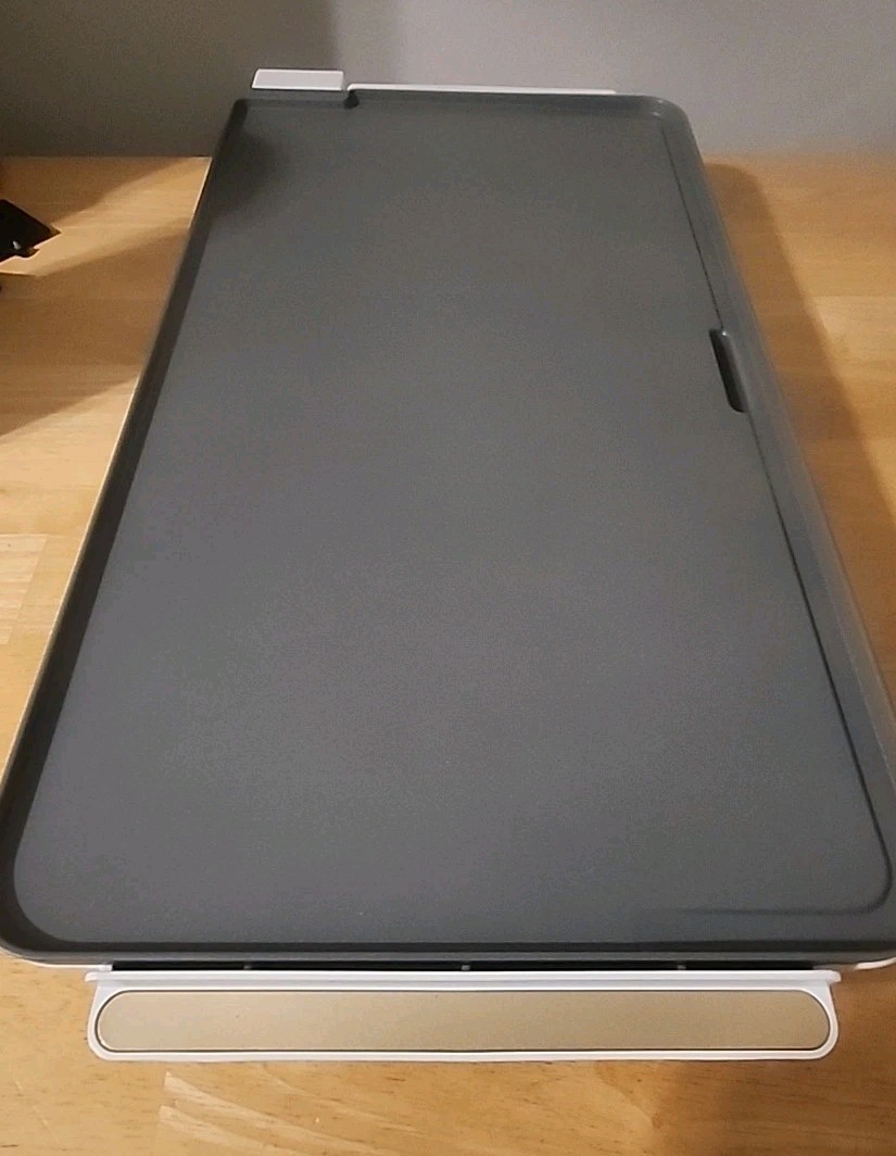 Beautiful Electric Griddle 12″x 22″ Non-Stick White Icing by Drew Barrymore EUC