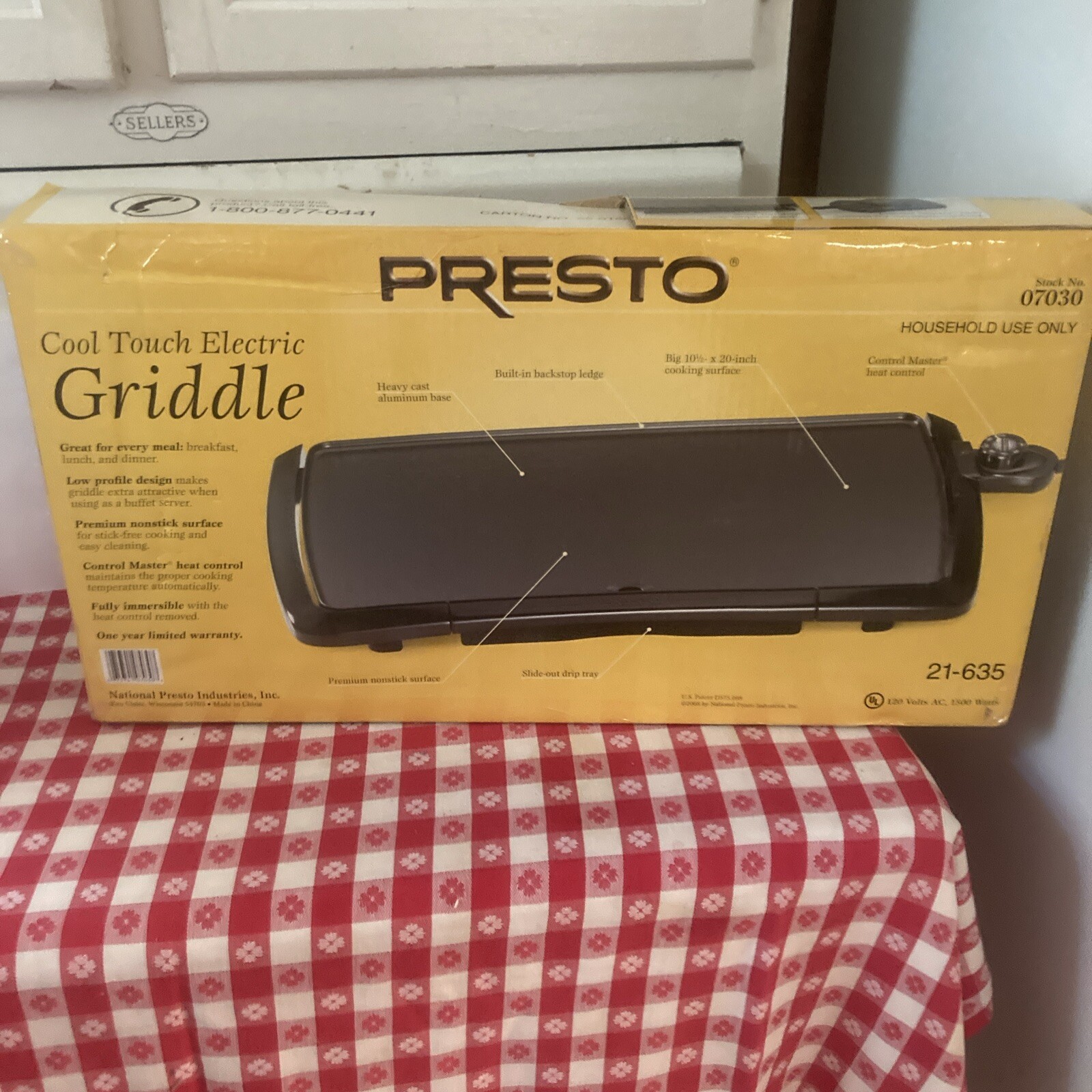 Presto 07030 Cool Touch Electric Griddle Black W/Slide Out Drip Tray New Openbox
